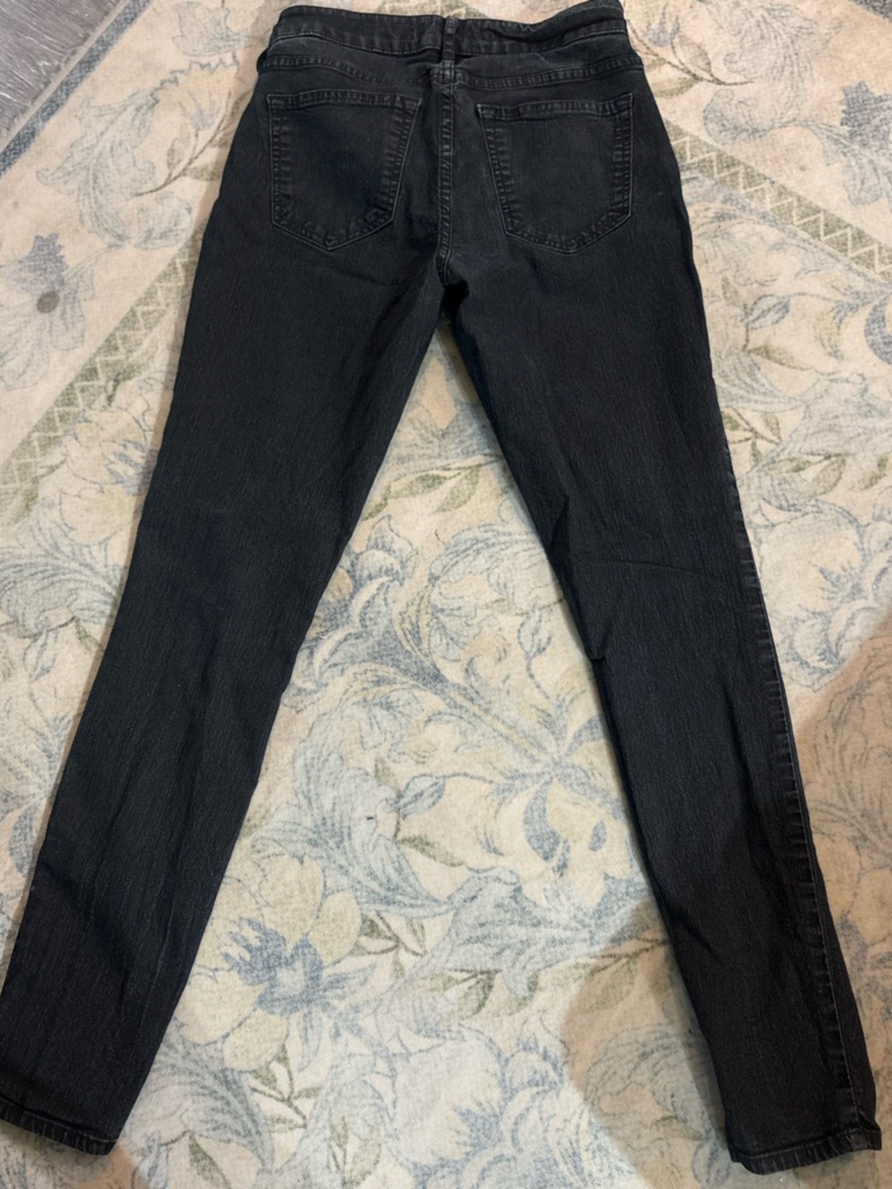 Classic Black Women's Jeans - Sleek Everyday Style